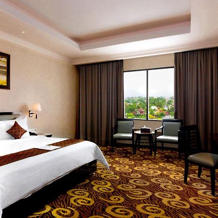 Hermes Palace Hotel Μπάντα Άτσεχ Εξωτερικό φωτογραφία
