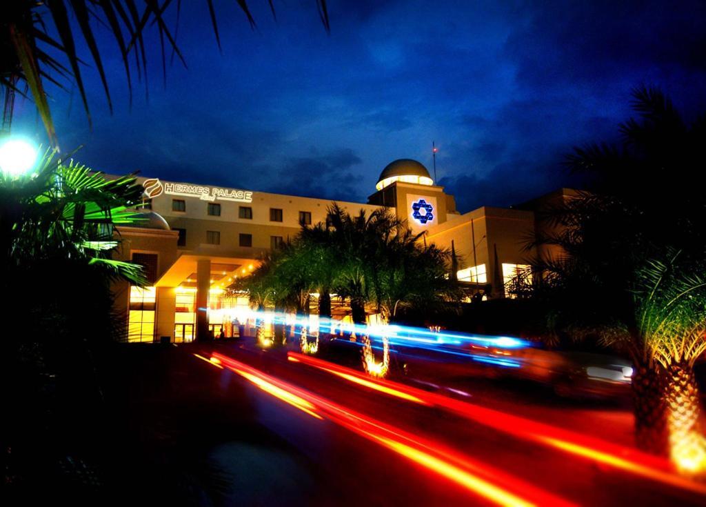 Hermes Palace Hotel Μπάντα Άτσεχ Εξωτερικό φωτογραφία