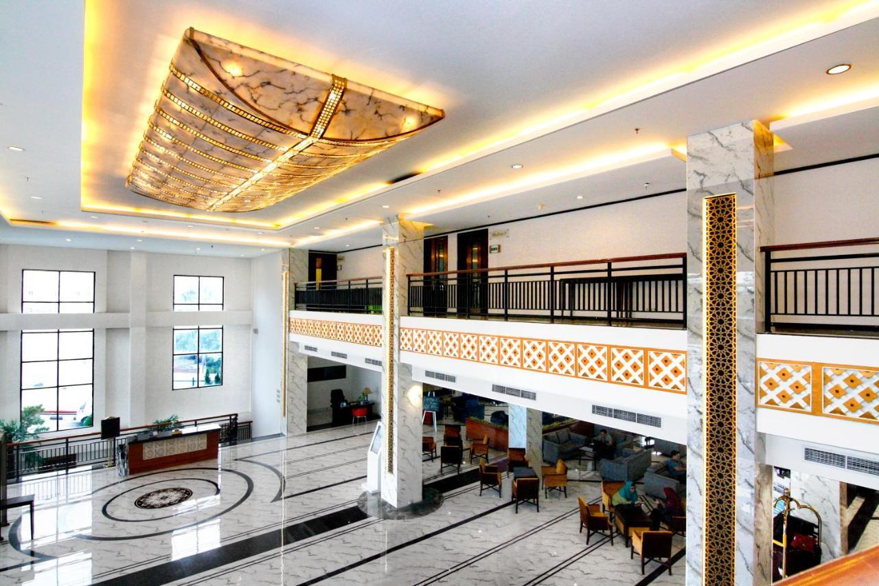 Hermes Palace Hotel Μπάντα Άτσεχ Εξωτερικό φωτογραφία